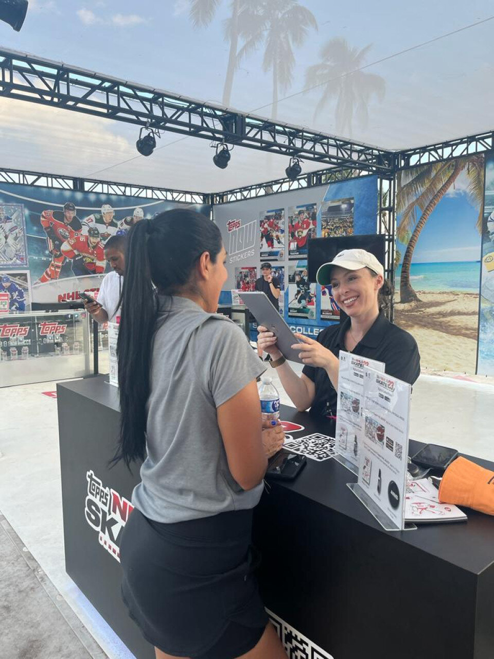 Topps - NHL All Star Beach Fest — photo 1